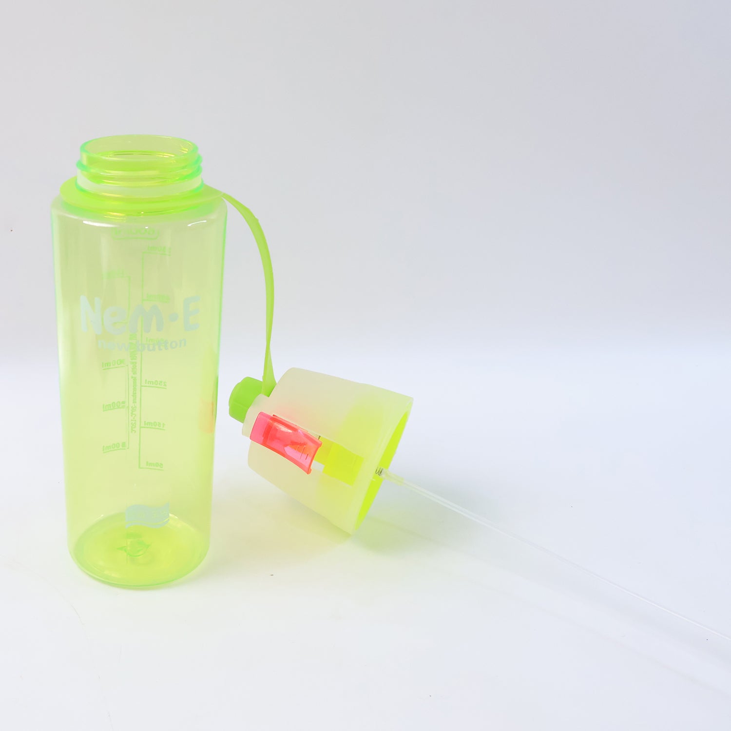 Plastic Dual Function Sports Water Bottle With Built-in Mist Spray And Leakproof Cap (600ml  1 Pc) Plastic Dual Function Sports Water Bottle With Built-in Mist Spray And Leakproof Cap (600ml  1 Pc)